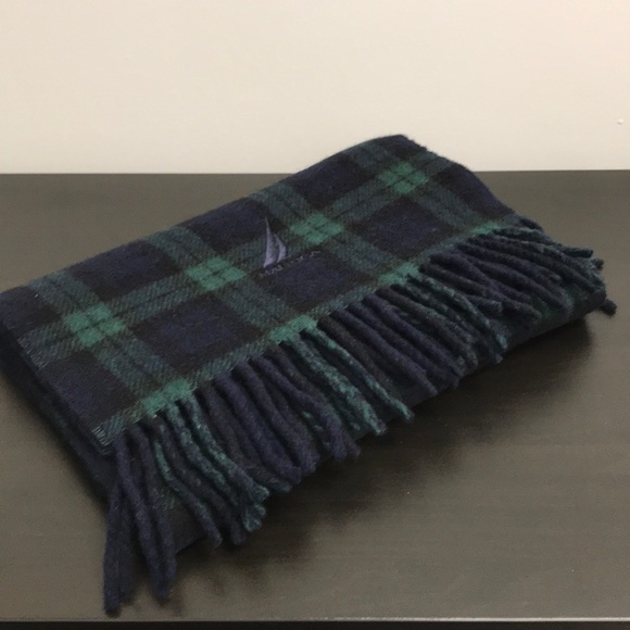 Nautica wool blend scotch plaid reversible green navy scarf, Italy. Perfect - Picture 8 of 10